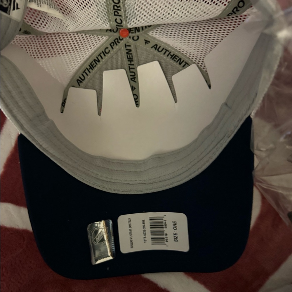 New York Rangers hat - Picture 4 of 7